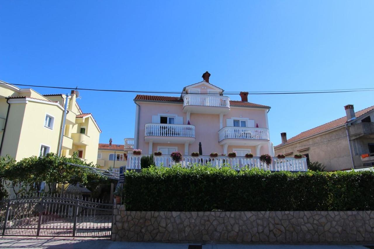 Apartments Ravlić Ana Malinska Zewnętrze zdjęcie