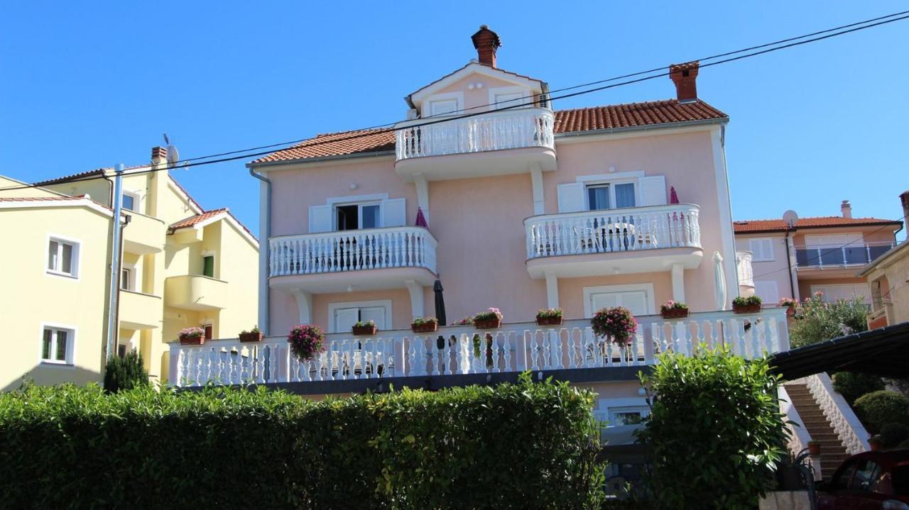 Apartments Ravlić Ana Malinska Zewnętrze zdjęcie