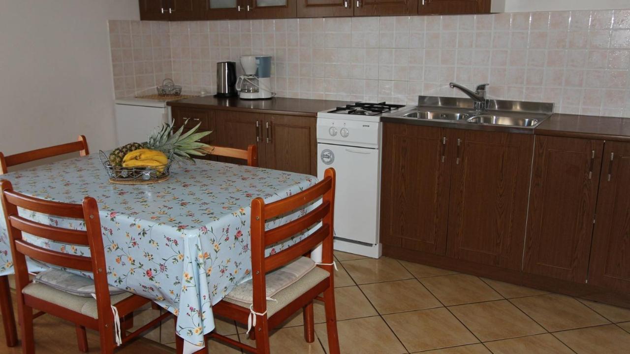 Apartments Ravlić Ana Malinska Zewnętrze zdjęcie
