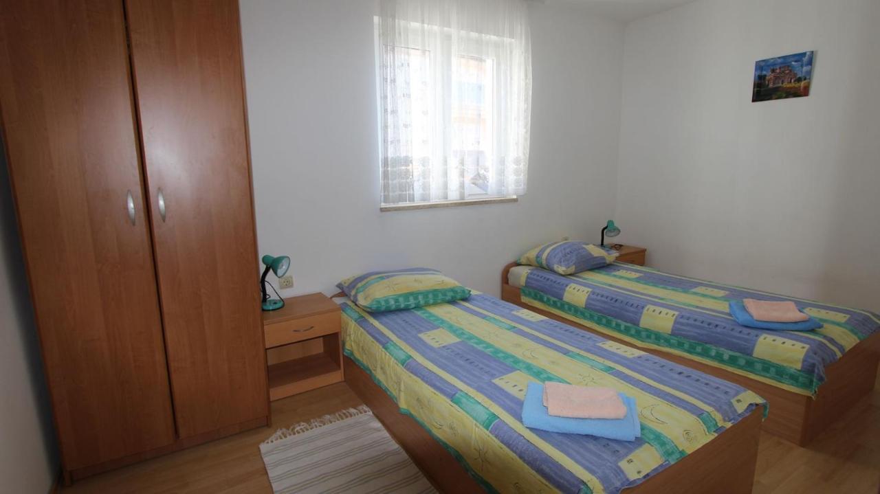 Apartments Ravlić Ana Malinska Zewnętrze zdjęcie