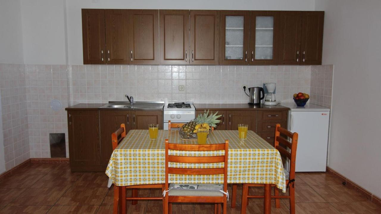 Apartments Ravlić Ana Malinska Zewnętrze zdjęcie