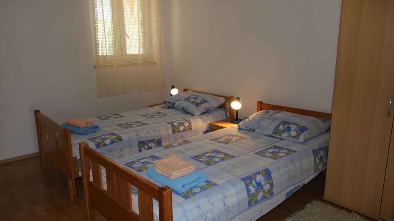 Apartments Ravlić Ana Malinska Zewnętrze zdjęcie