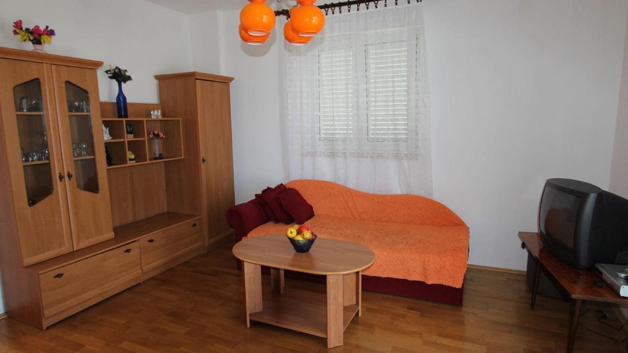 Apartments Ravlić Ana Malinska Zewnętrze zdjęcie