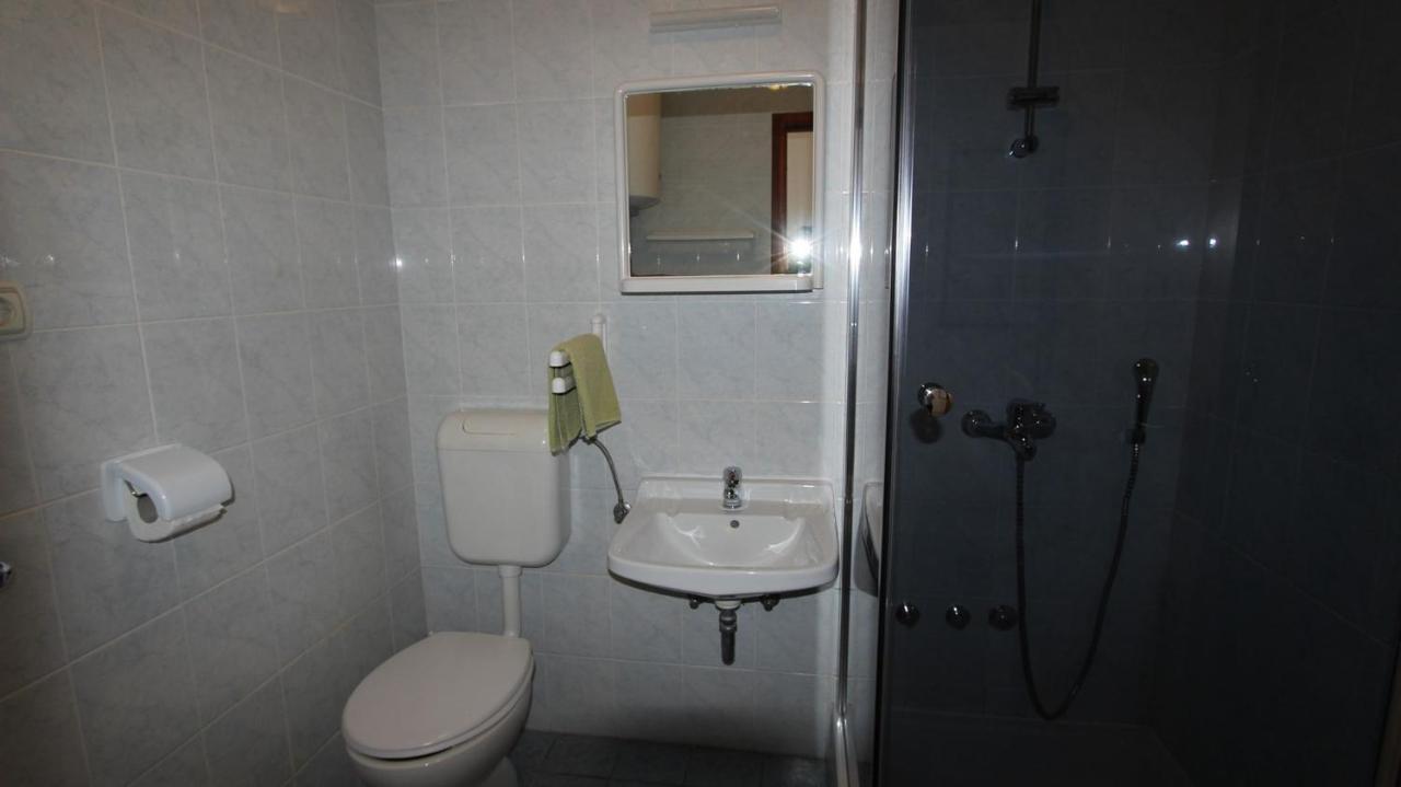 Apartments Ravlić Ana Malinska Zewnętrze zdjęcie