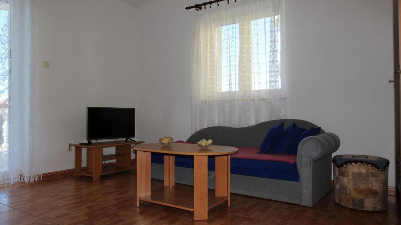 Apartments Ravlić Ana Malinska Zewnętrze zdjęcie